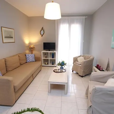 Private And Calm Maisonette 2' Walk To The Σπίτι διακοπών