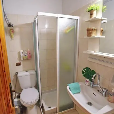 Casa vacanze Private And Calm Maisonette 2' Walk To The