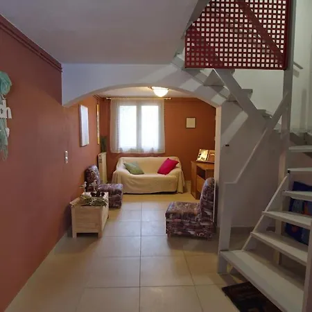 Private And Calm Maisonette 2' Walk To The