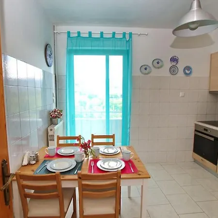 Private And Calm Maisonette 2' Walk To The