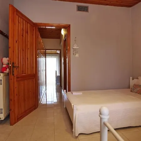 Casa vacanze Private And Calm Maisonette 2' Walk To The