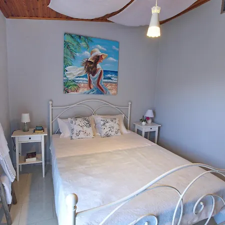 Casa vacanze Private And Calm Maisonette 2' Walk To The